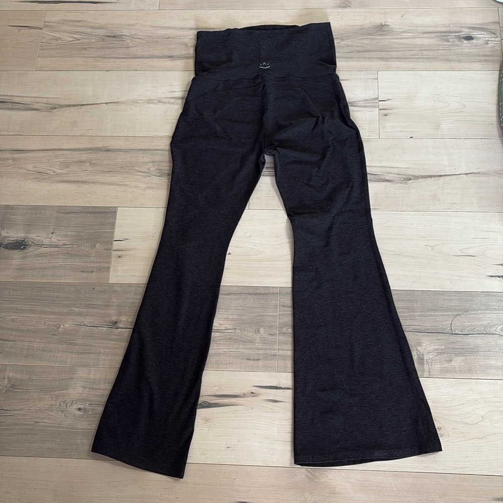 Beyond Yoga size Large Maternity Flare leggingsgd
